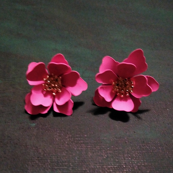 Pink Flower Blossom Earrings 3D Blooms Layered Petals Floral Pretty Flowers Post - Picture 2 of 6